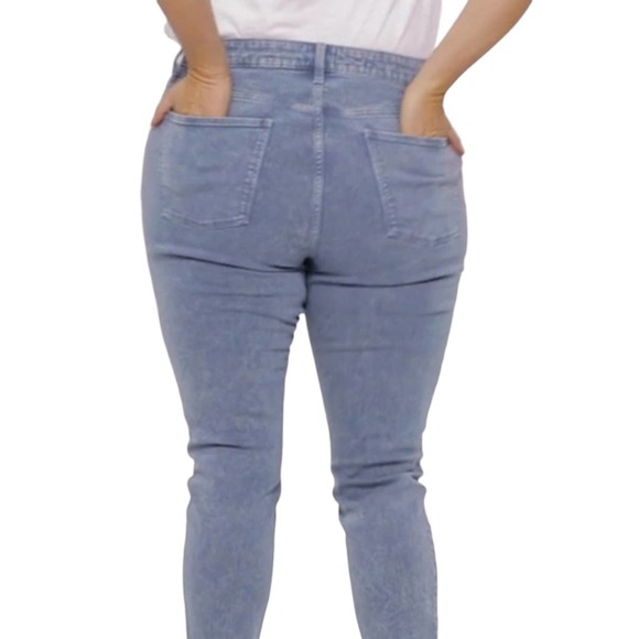 Women's High-Rise Skinny Jeans - Universal Thread Medium Wash 16 Short, Medium - Picture 2 of 8